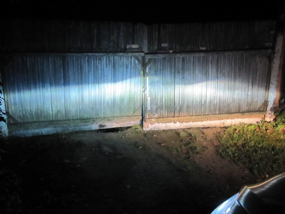 Но заметил что лампочка светит чуть более синим! — SEAT Leon (Mk II)