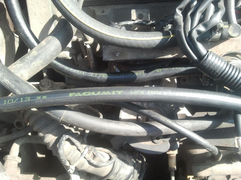 Шланги под капотом на печку грант вол ховер 2. Шланги под капот. Шланги под капот. Boxer 3 шланги под капотом. Патрубки силиконовые 2104 под капотом.