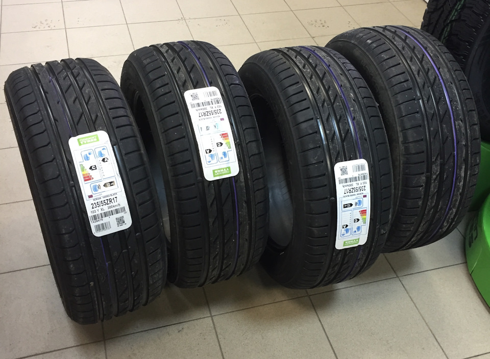 Nokian hakka black 235 55