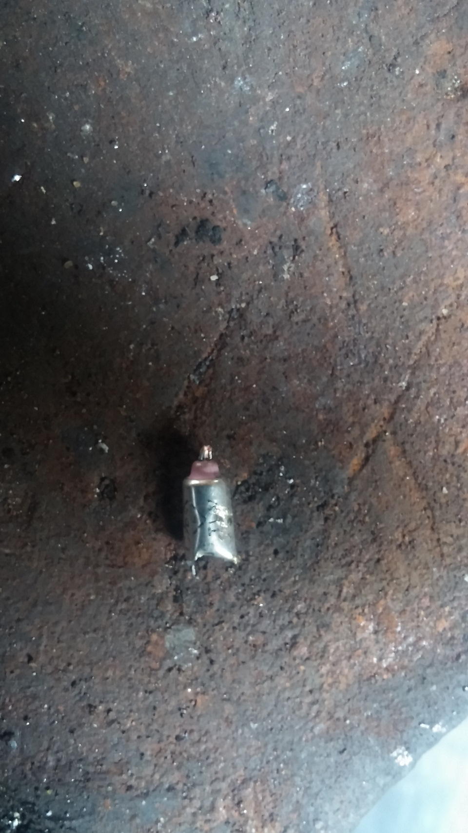 сам виновник, осталась половинка, вторая улетела в процессе разборки. — KIA Sorento (2G)