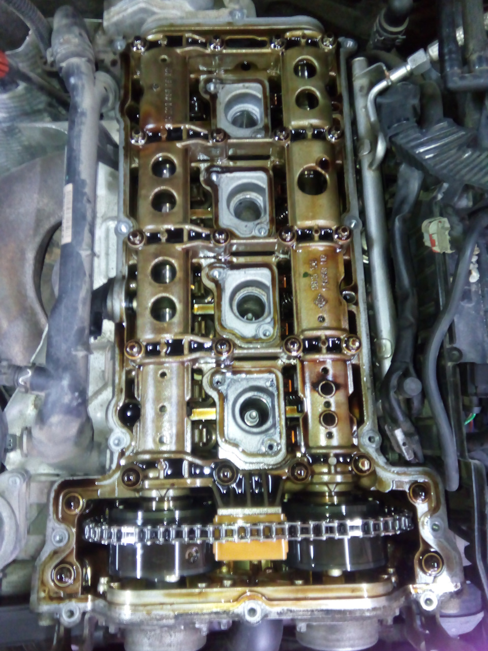 Замена масла в двигателе, проверка растяжения цепи и износа звезд ГРМ ...