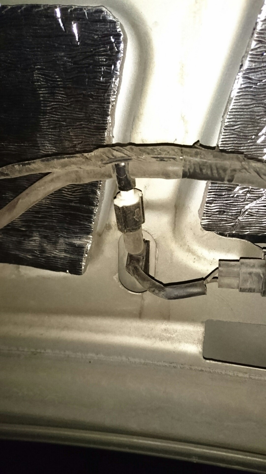 Обратный клапан омывайки — Ford Focus Hatchback II, 2,5 л, 2009 года ...