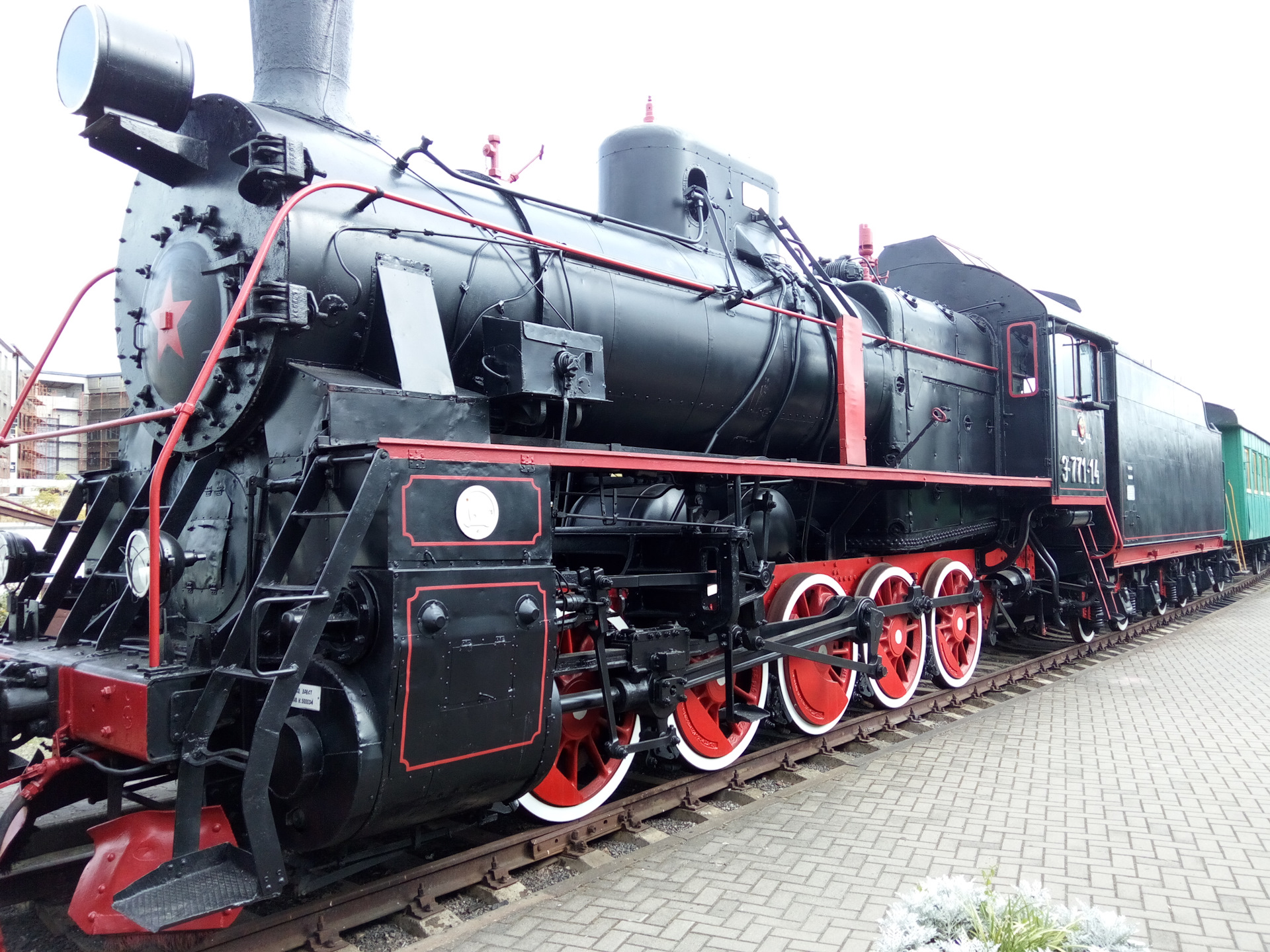 Электрички купчино паровозный. Купчино старые паровозы. Паровозный музей купчино. Витебский вокзал музей паровозов. Карасук памятник-паровоз л-3609.