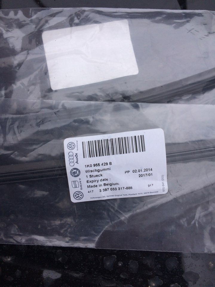 Замена резинок дворников — Volkswagen Golf Mk6, 1,6 л, 2011 года ...
