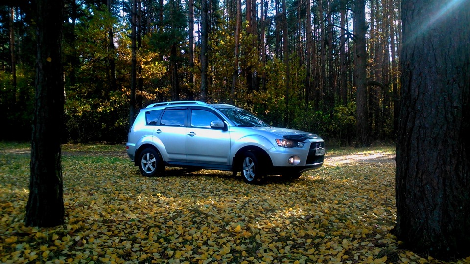 Просто ОСЕНЬ. — Mitsubishi Outlander XL, 2 л, 2010 года | фотография ...