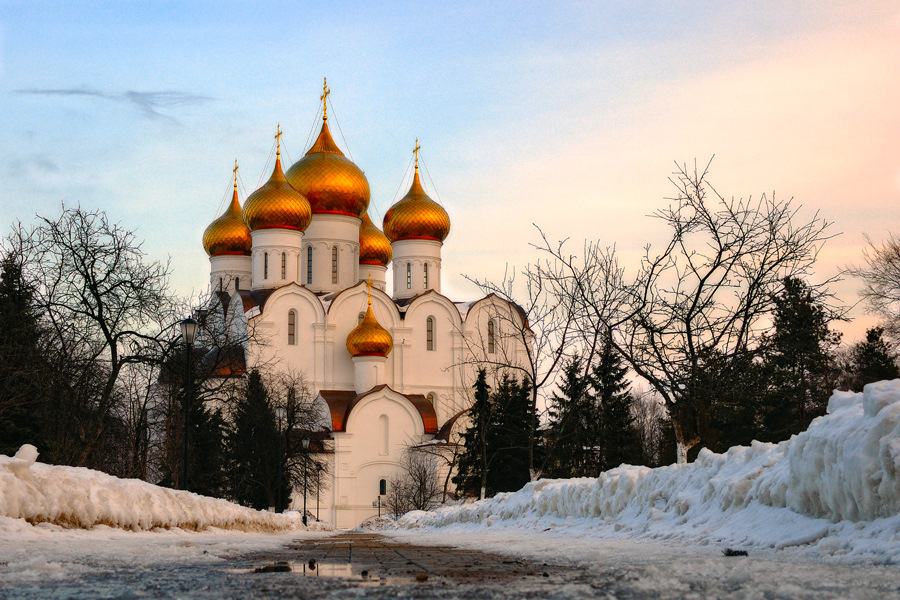 Ярославль стрелка Успенский собор