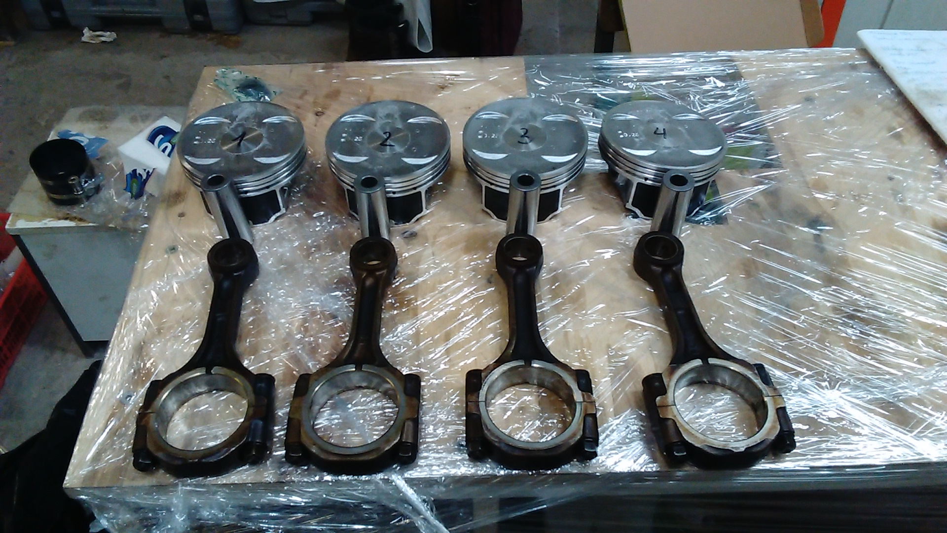 поршень ф 170 gh3161-05. поршневая змз 409 с вытеснителем. поршень нд 32. поршень tdk2886lte d=123. поршни сармат 21126.