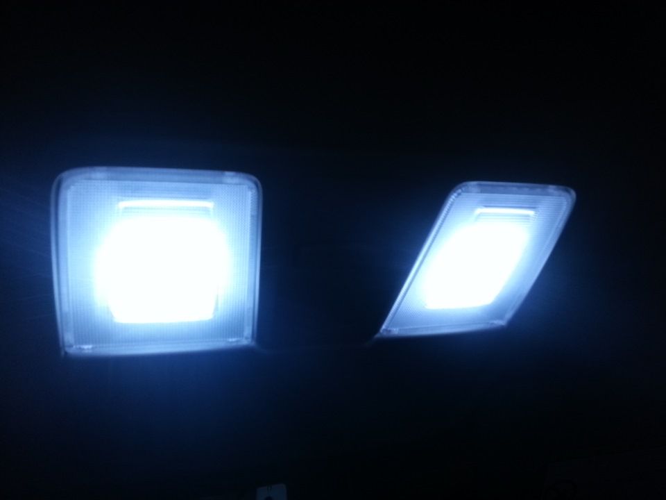 Замена лампочек в плафонах — Hyundai Solaris, 1,6 л, 2013 года ...