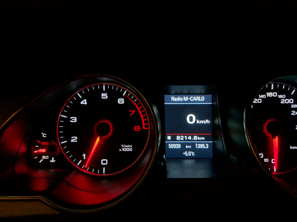 За 8214 км — Audi A5 (1G). Запчасти на фото: B8214