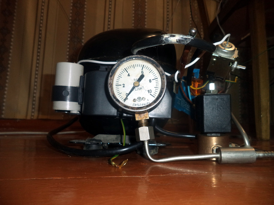 Компрессор от холодильника для подкачки колес — Москвич 2140 SL, 1,5 л ...