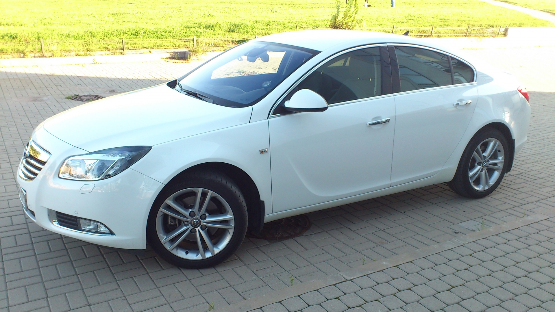 Opel Insignia Hatchback 1.6 бензиновый 2011 | A16LET на DRIVE2