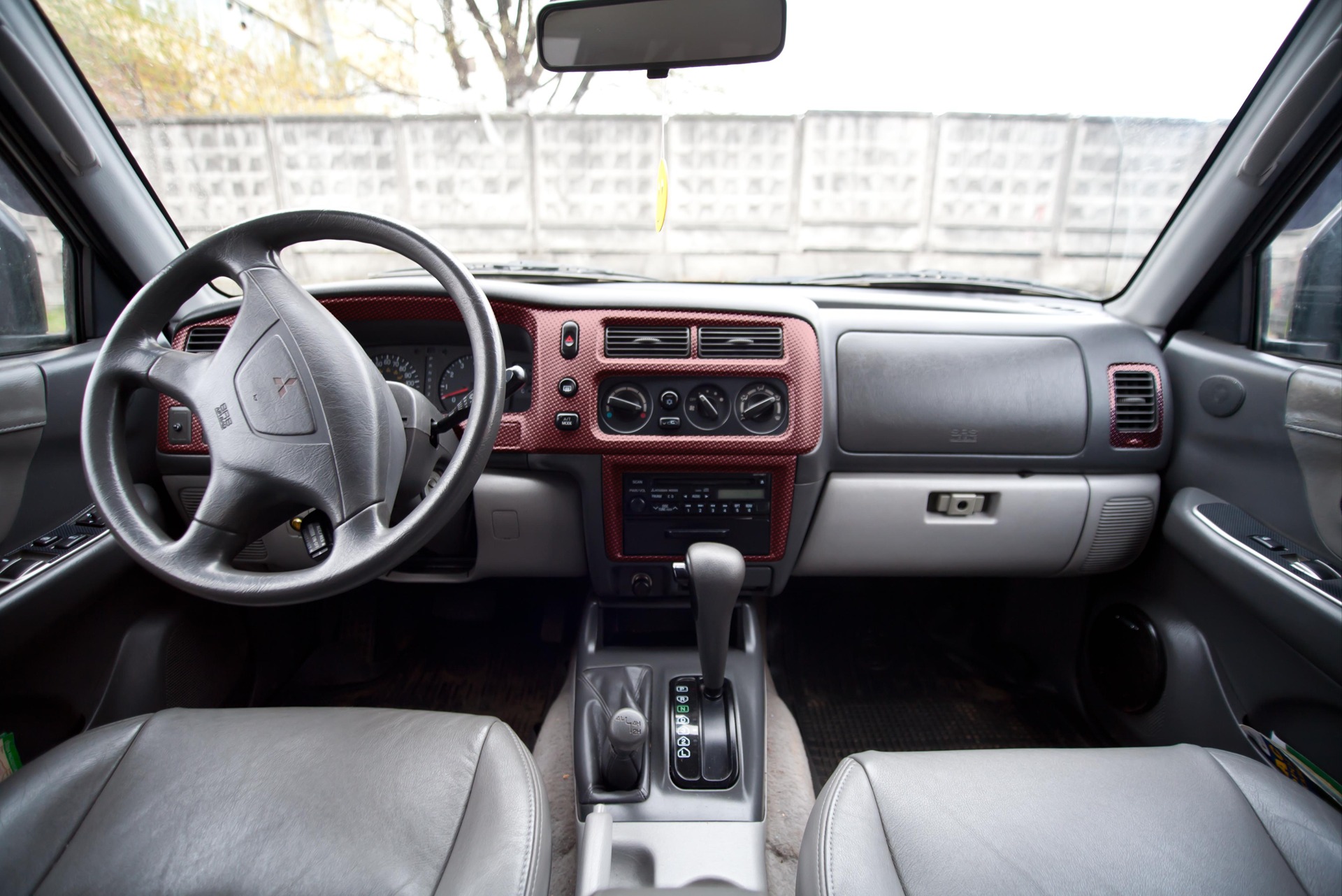 Митсубиси паджеро 2005 салон. Mitsubishi montero 3 салон. Митсубиси паджеро 2 салон. Митсубиси паджеро 3 салон. Mitsubishi montero 2003 салон.