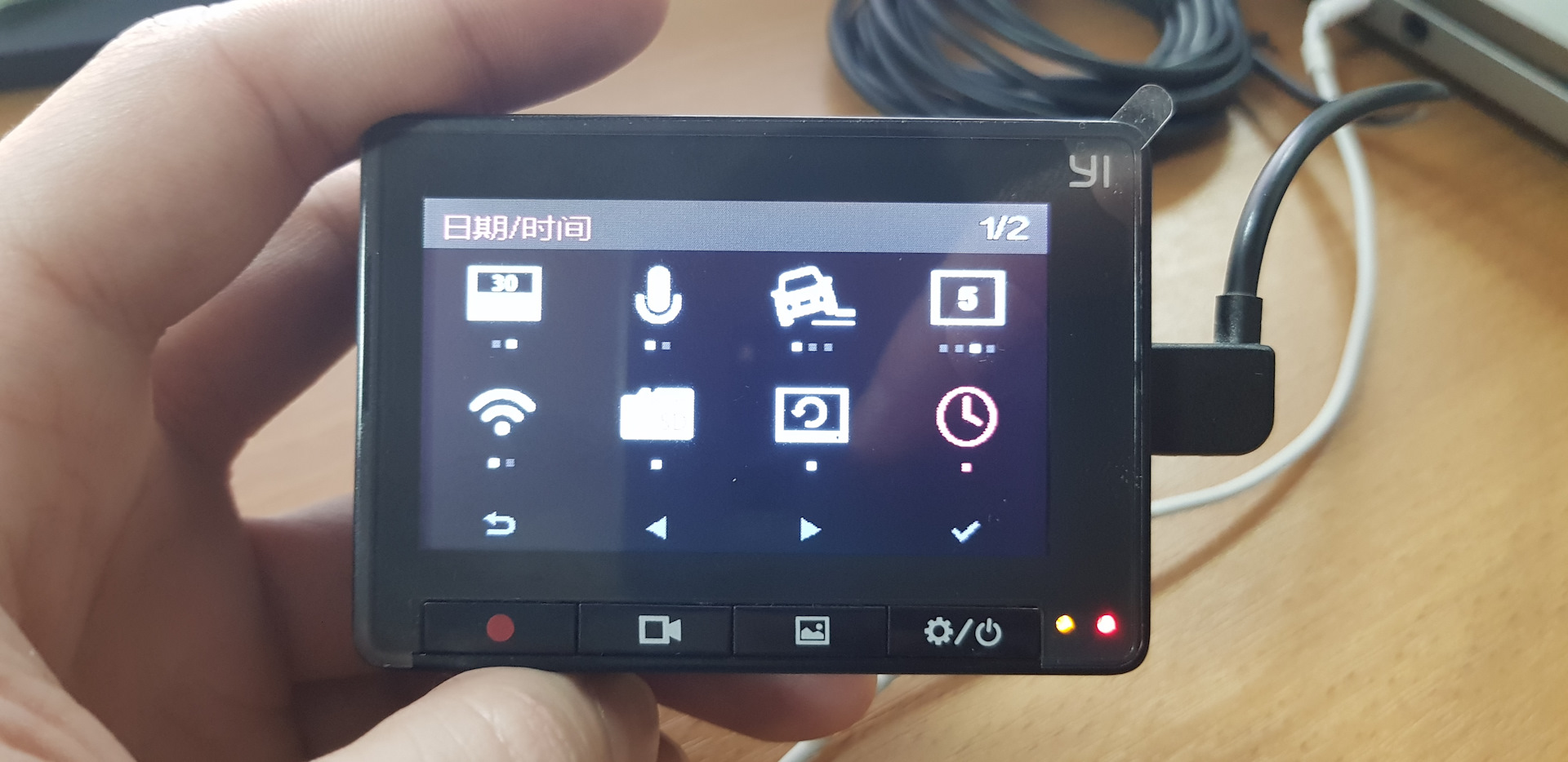 Видеорегистратор yi dash camera не включается