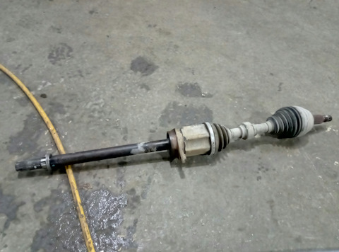 391009Y110 Nissan Teana Полуось приводной вал шрус перед. правая 2003 2007 2005 