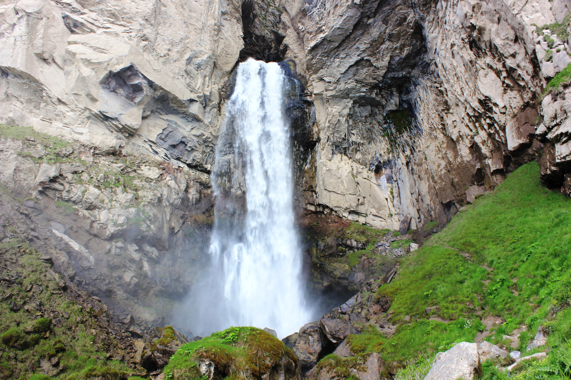 Водопад Эмир