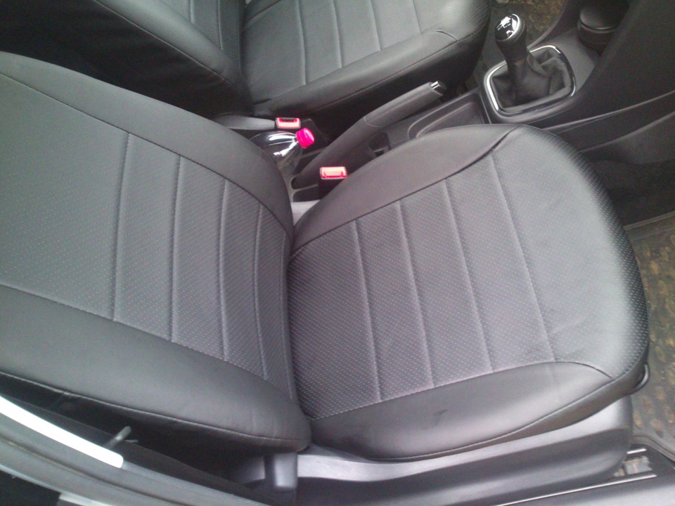 чехлы — Volkswagen Polo Sedan, 1,6 л, 2013 года | аксессуары | DRIVE2