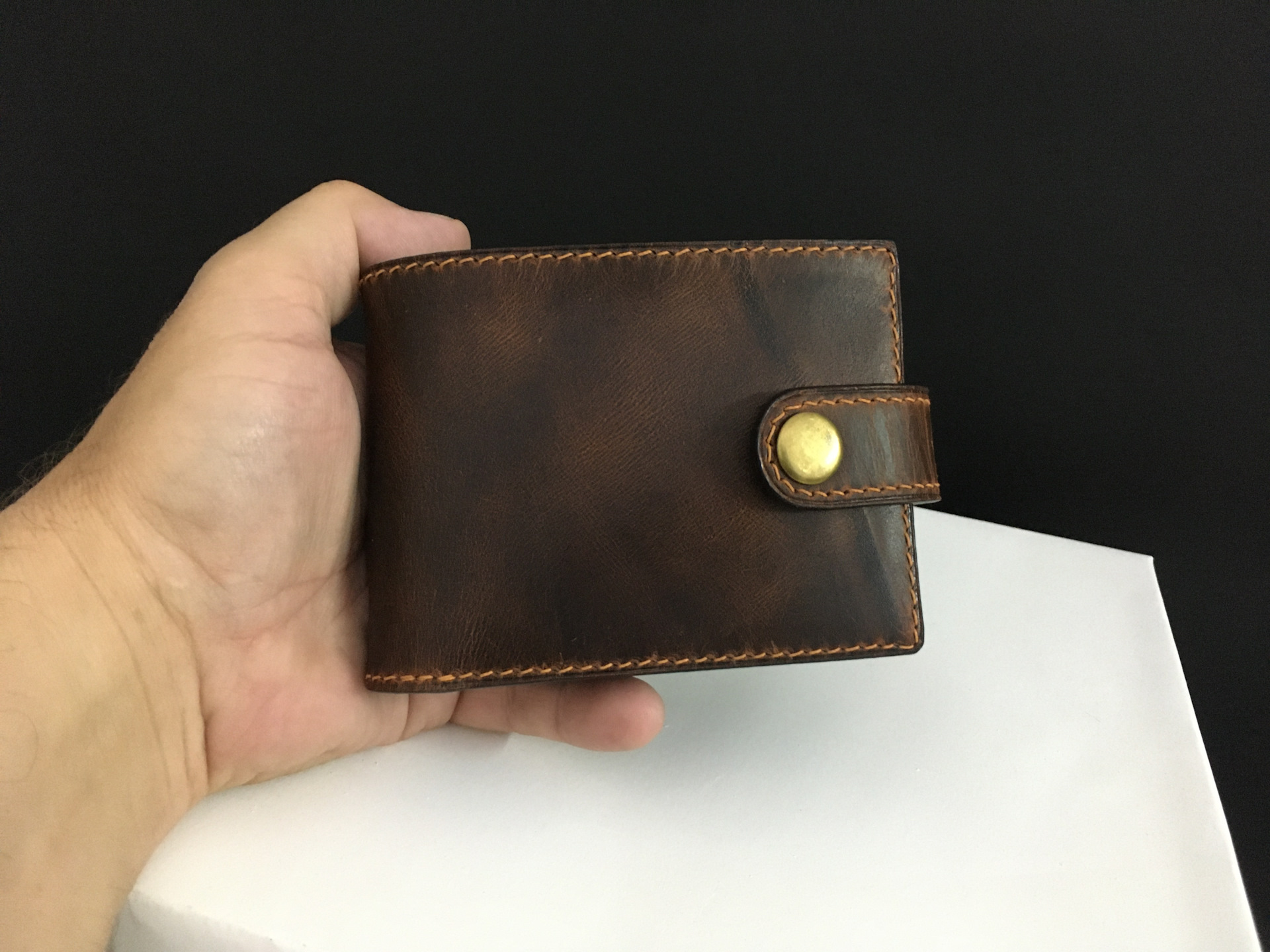 Какой лучше кошелек создать. Портмоне темно коричневое. Как сделать кошелек. Как сделать бумажник. Как сделать портмоне.