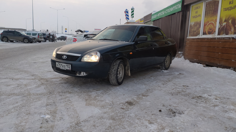 Lada Приора седан 1.6 бензиновый 2007