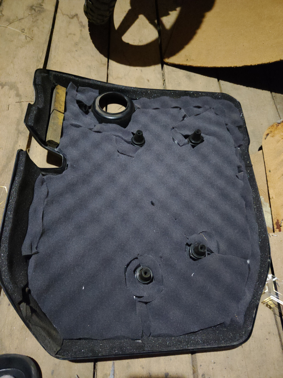 в середине волна — Lada Vesta (1G)