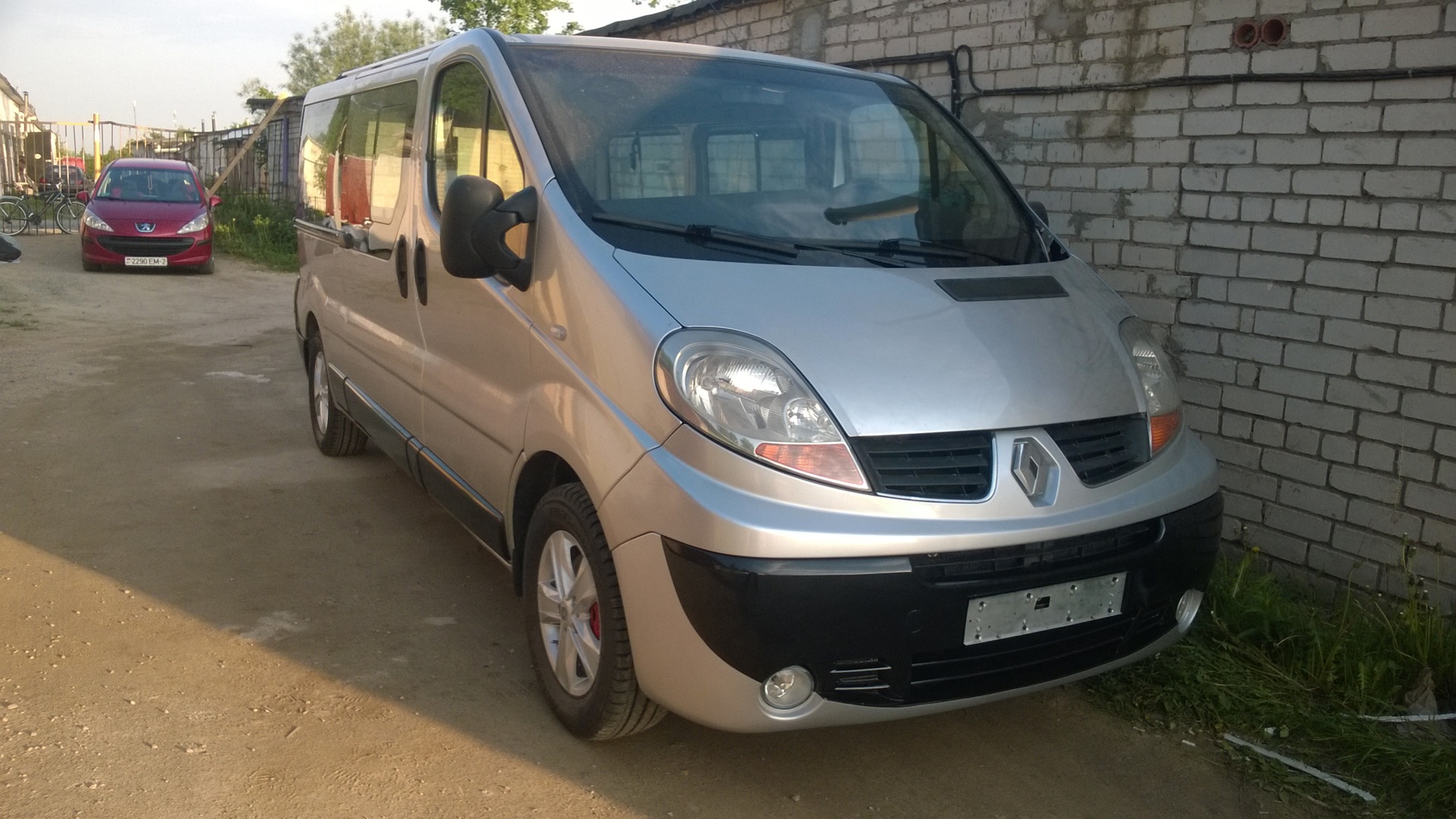 Renault Trafic (2G) 2.0 бензиновый 2007 | 2.0 16V Витебск на DRIVE2