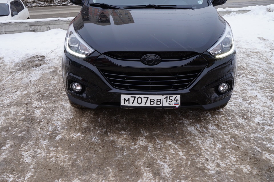 Хендай хром. Hyundai ix35 антихром. Hyundai IX 35 черный антихром. Хёндай белый ix35 антихром.