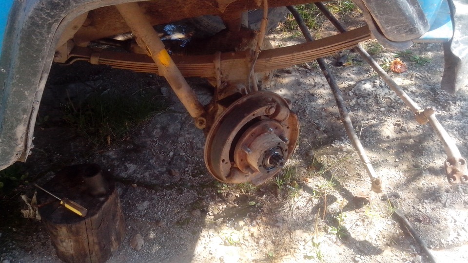 Замена шкворней и тормозных колодок.Замена сальников. — УАЗ 31514, 2,5 ...