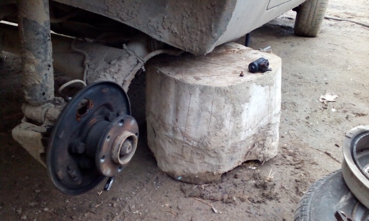 Замена тормозных задних цилиндров или как я не мог открутить штуцер ...