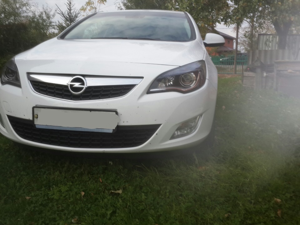 Afl astra j. Решетка радиатора Opel Astra j.