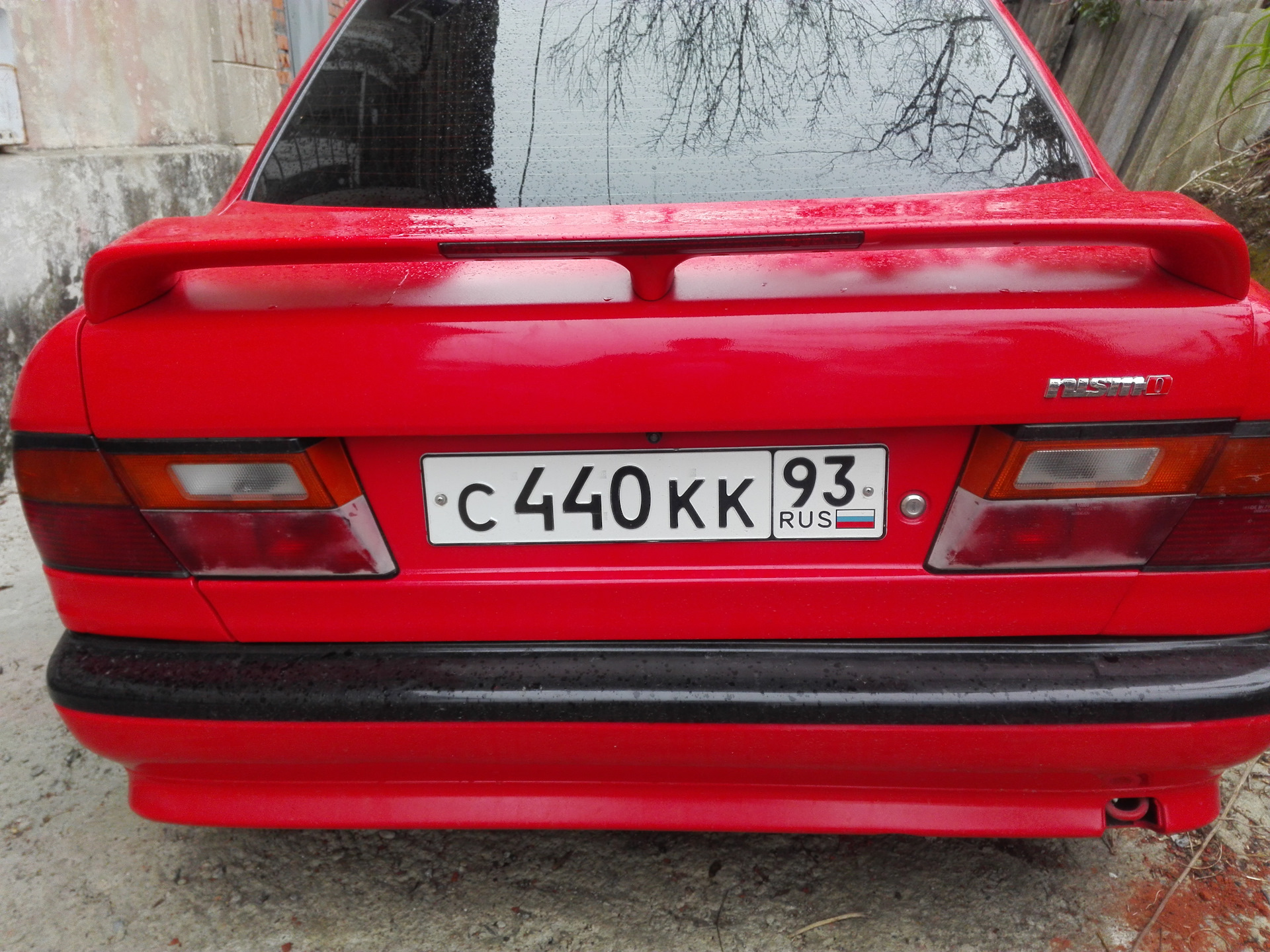 Задние фонари ниссан примера р11. Задние фонари Nissan primera p10. Nissan primera p10 Rear. Ниссан примера р10 задние фонари.