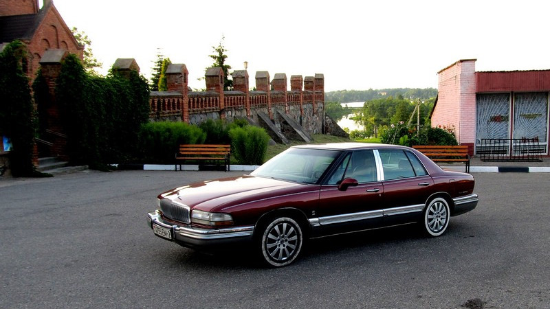 Бьюик Парк Авеню технические характеристики. Buick Park Avenue комплектации и цены фото