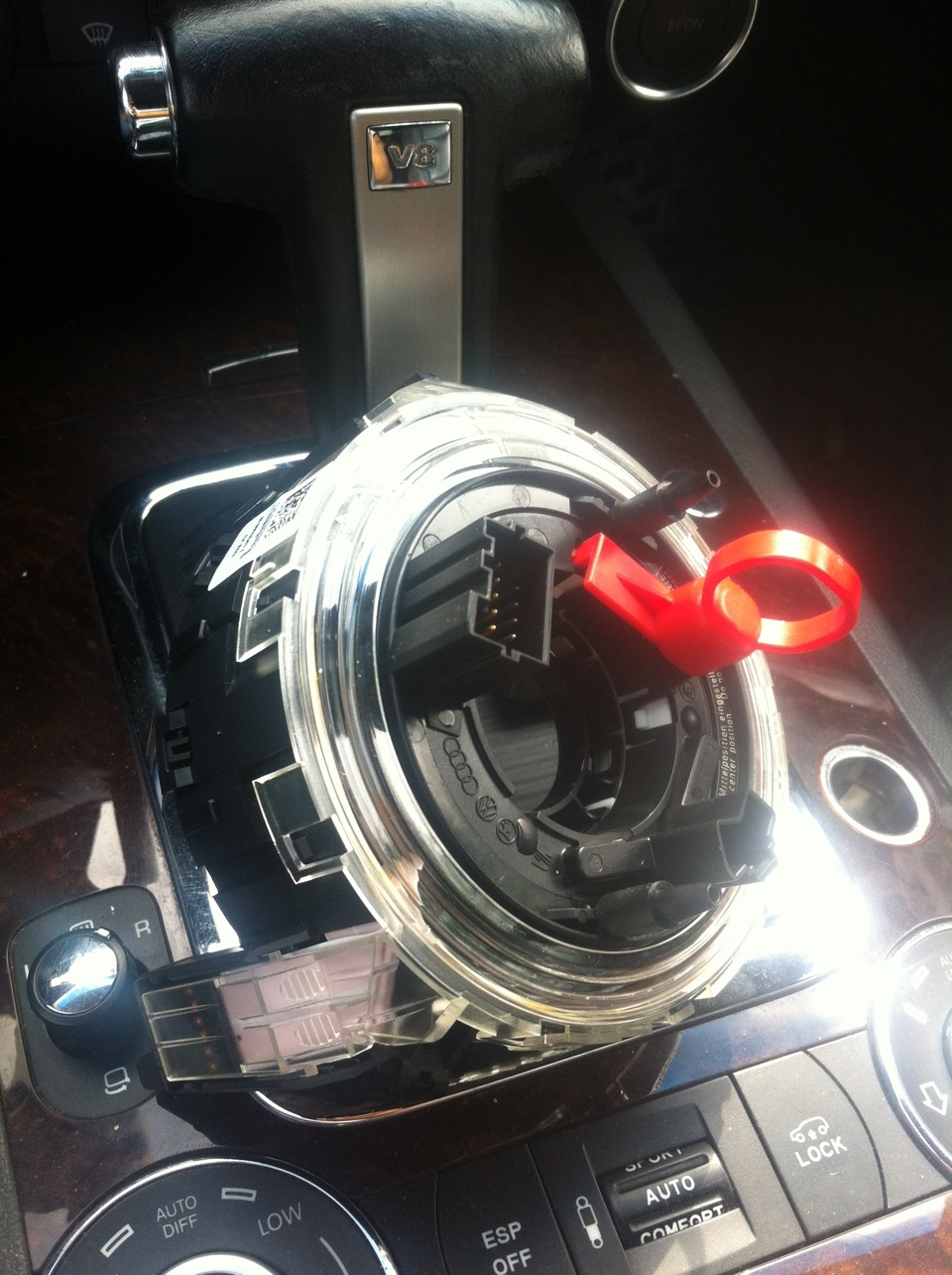 Замена реверсионного кольца с датчиком угла поворота колес — Volkswagen ...