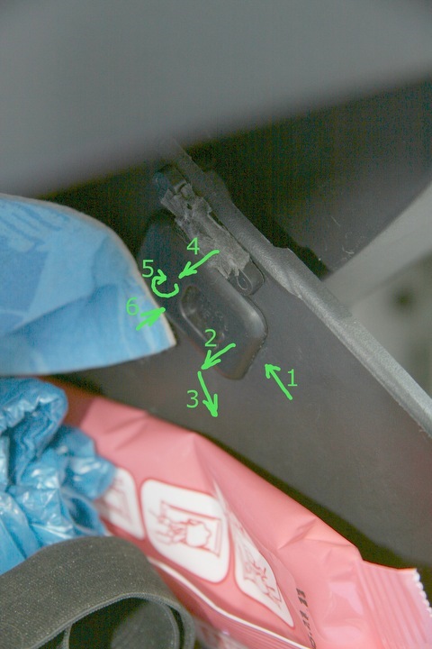 Замена салонного фильтра — Hyundai Elantra (3G), 1,6 л, 2005 года ...