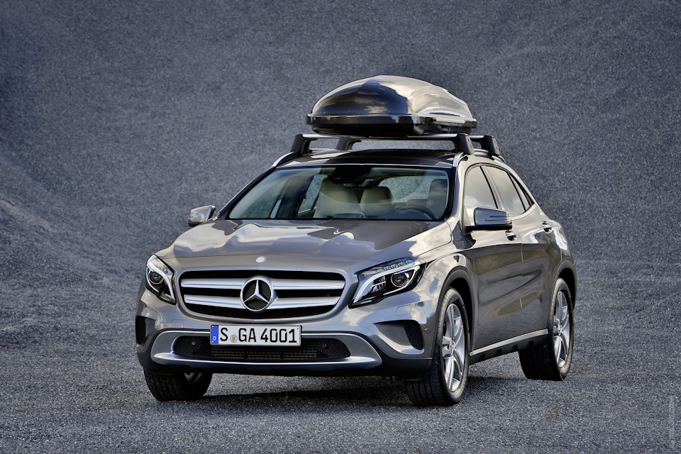 Mercedes-Benz GLA 200 | Тонировка задних фонарей фирменным лаком ...