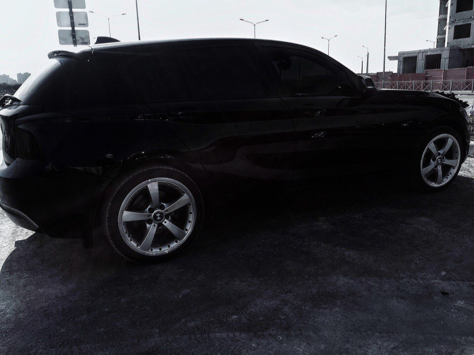 Черные диски круче белых) — BMW 1 series (F20), 1,6 л, 2014 года ...