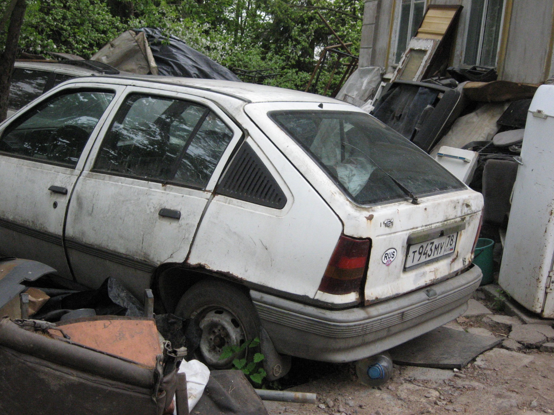 Гнилой опель. Гнилой опель. Гнилой опель. Opel omega b гниль. Опель гниет.
