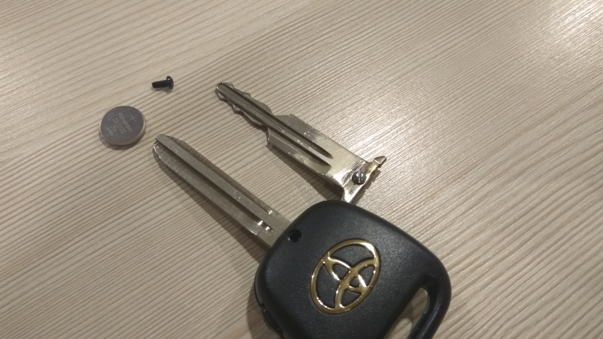 Восстанавливаем родной ключ Platz/Vitz. Тупо меняем жало. — Toyota Platz,  1,5 л, 2000 года | своими руками | DRIVE2