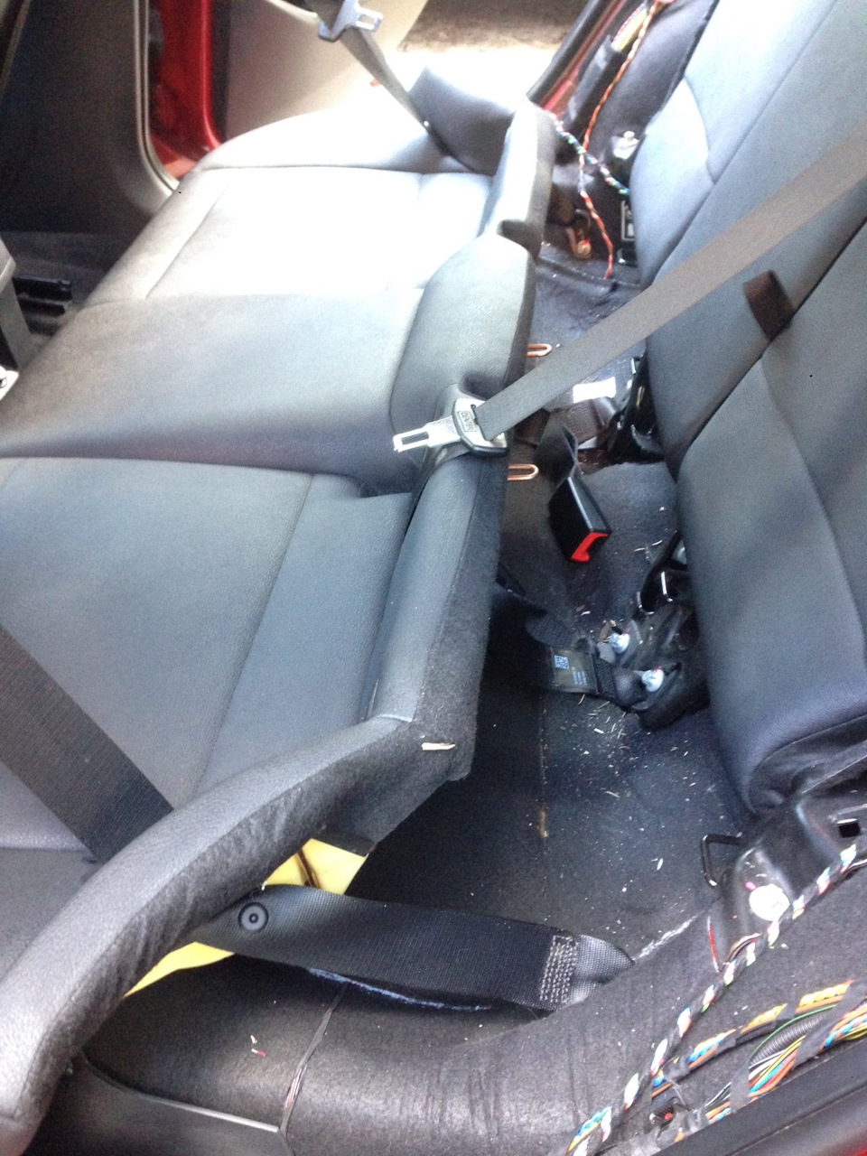 БМВ Е36 купе - задние сидения