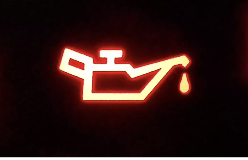 Загорелась лампа давления масла. Что может быть?подскажите. — DRIVE2