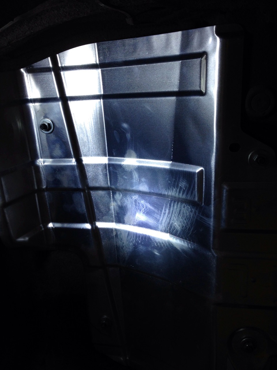 Приварили шпильки и повесили защиту. — Subaru Forester (SJ)