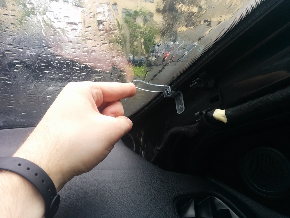 Крепление на лобовое — Ford Mondeo IV, 2,3 л, 2013 года | аксессуары ...