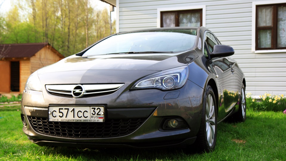 Opel astra gtc 1.4. Astra j GTC 1.4 Turbo. Опель Астра GTC J 1.4 турбо 2012. Opel Astra h GTC 2012.