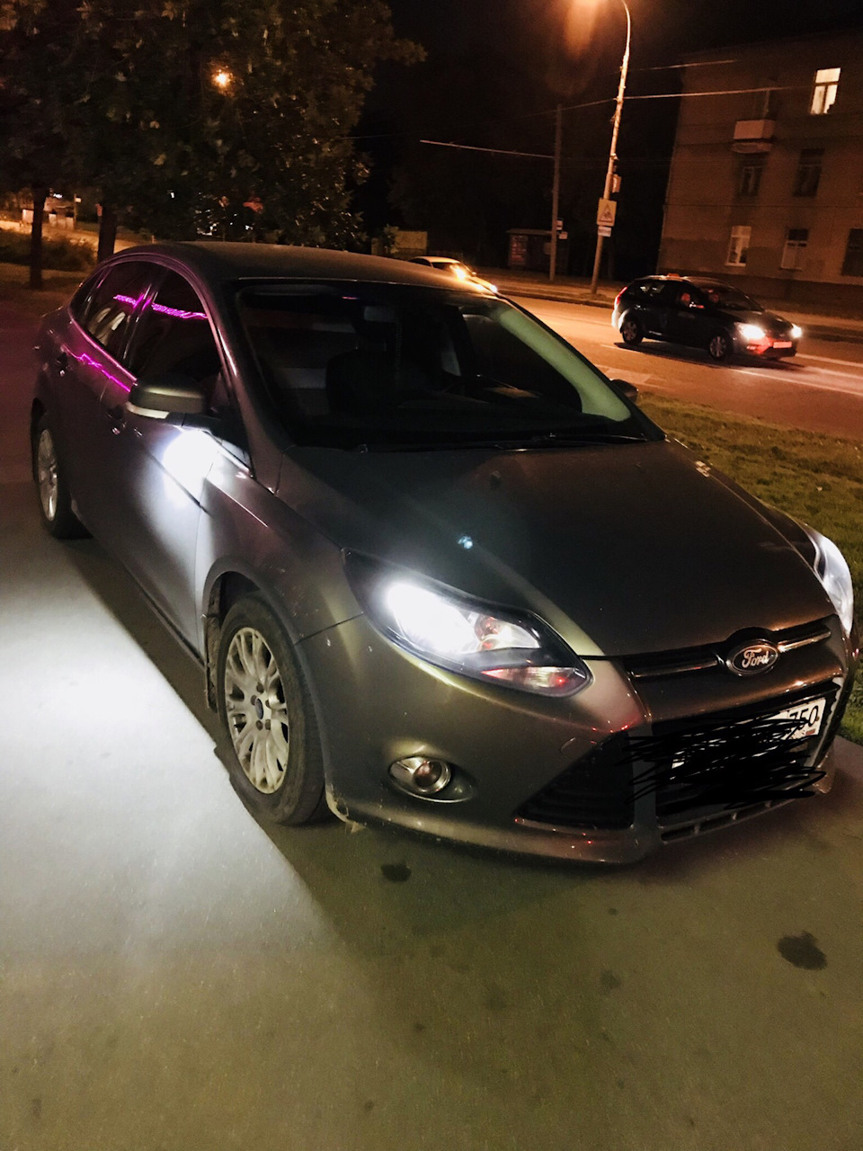 Поменял свет в зеркалах на белый ))) — Ford Focus III Sedan, 1,6 л ...