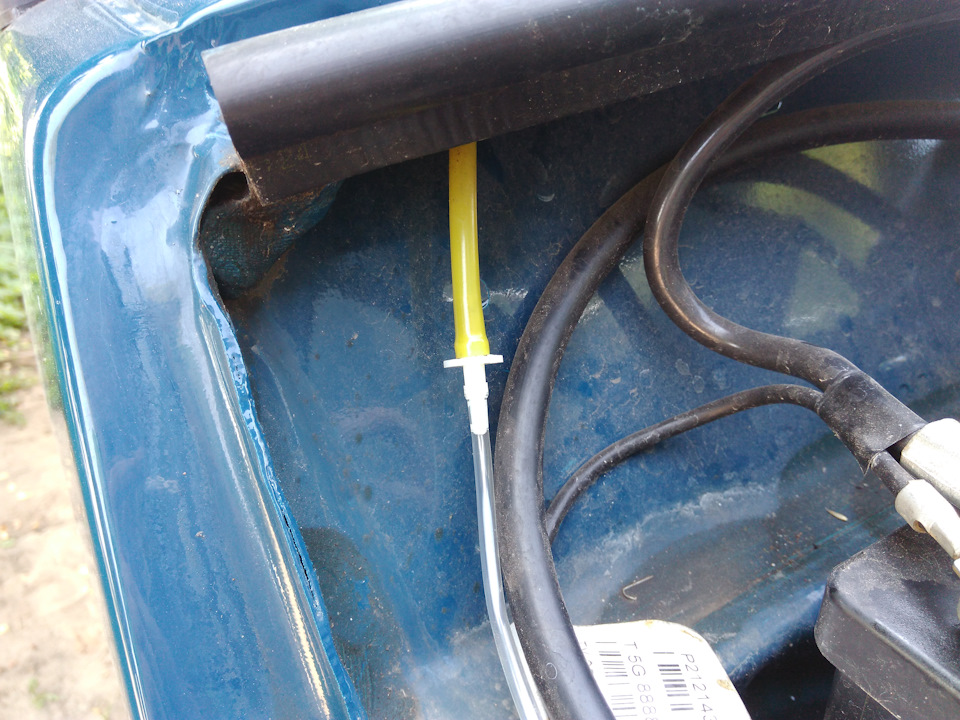 Патрубки силиконовые мазда фамилия. Патрол y 61 вакуумные шланг. Шланги под капот. Шланги под капот. Шланги под капот.