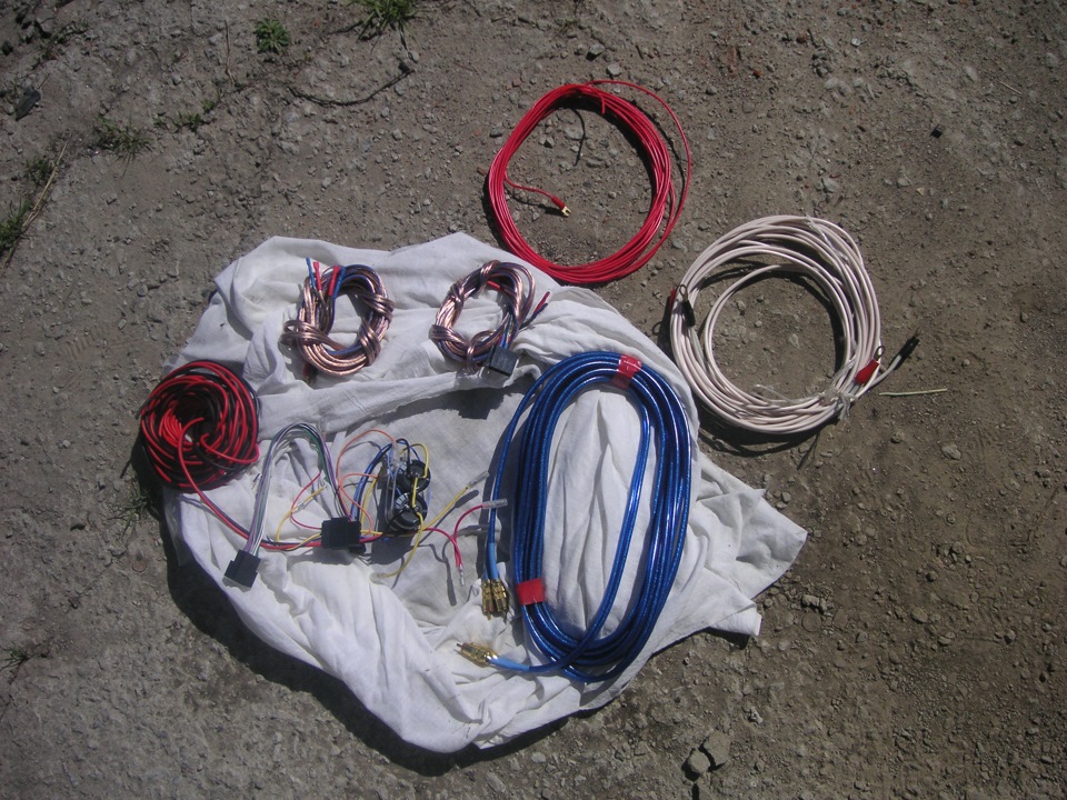 Музычка для машинки — Audi 100 (C3), 2 л, 1987 года | автозвук | DRIVE2