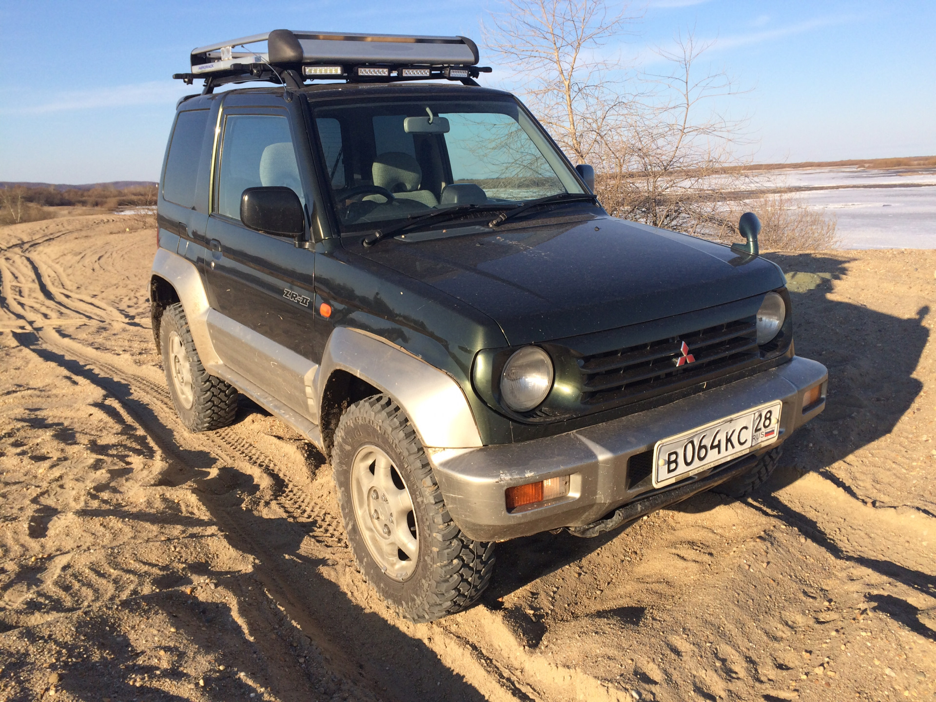 Mitsubishi pajero junior