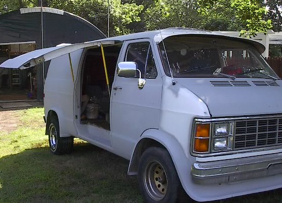 Chevrolet van dodge Ram van