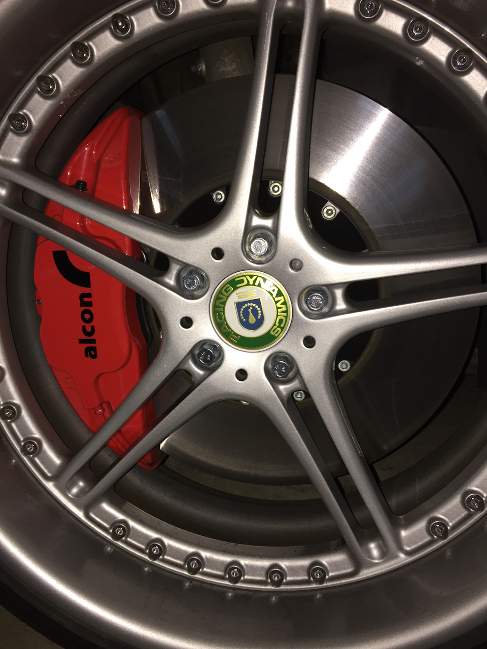 Alcon 8 pot vs Racing Dynamics r22 — Сообщество «Диски & Тюнинг» на DRIVE2