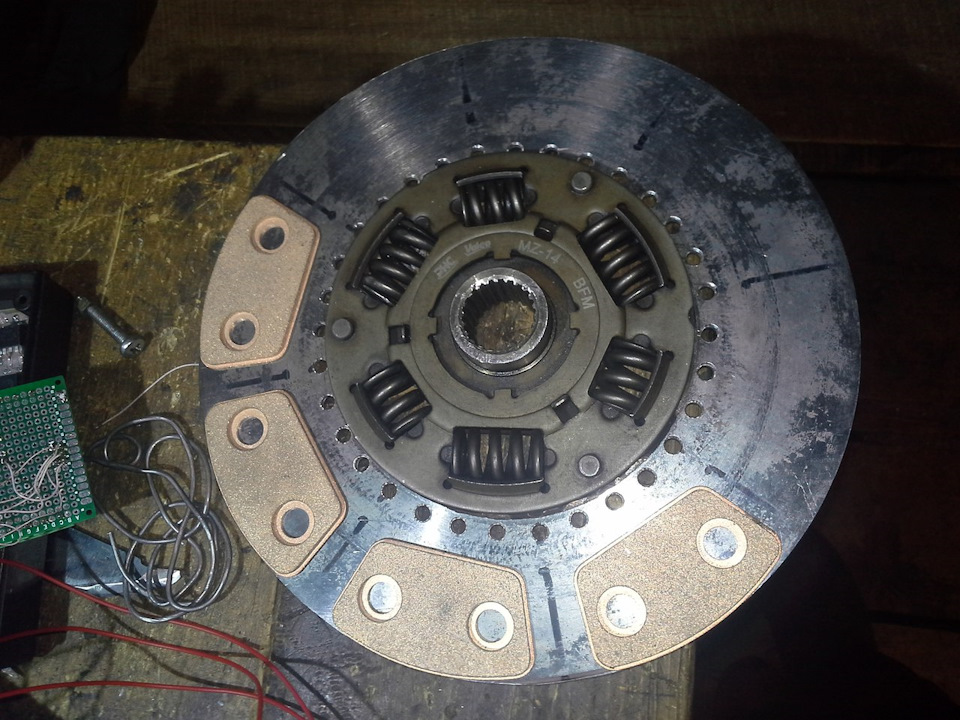 Остатки керамики, но на пути еще 12 нашлепок)) — Mazda 626 IV (GE)