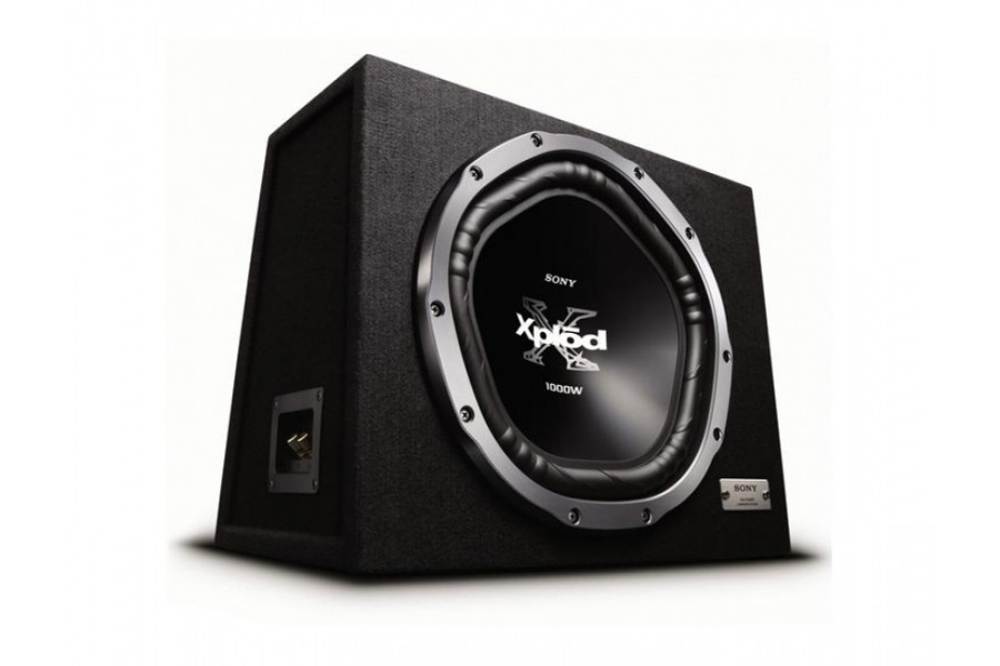 Возможно ли подключить сабвуфер к штатной магнитоле? — DRIVE2