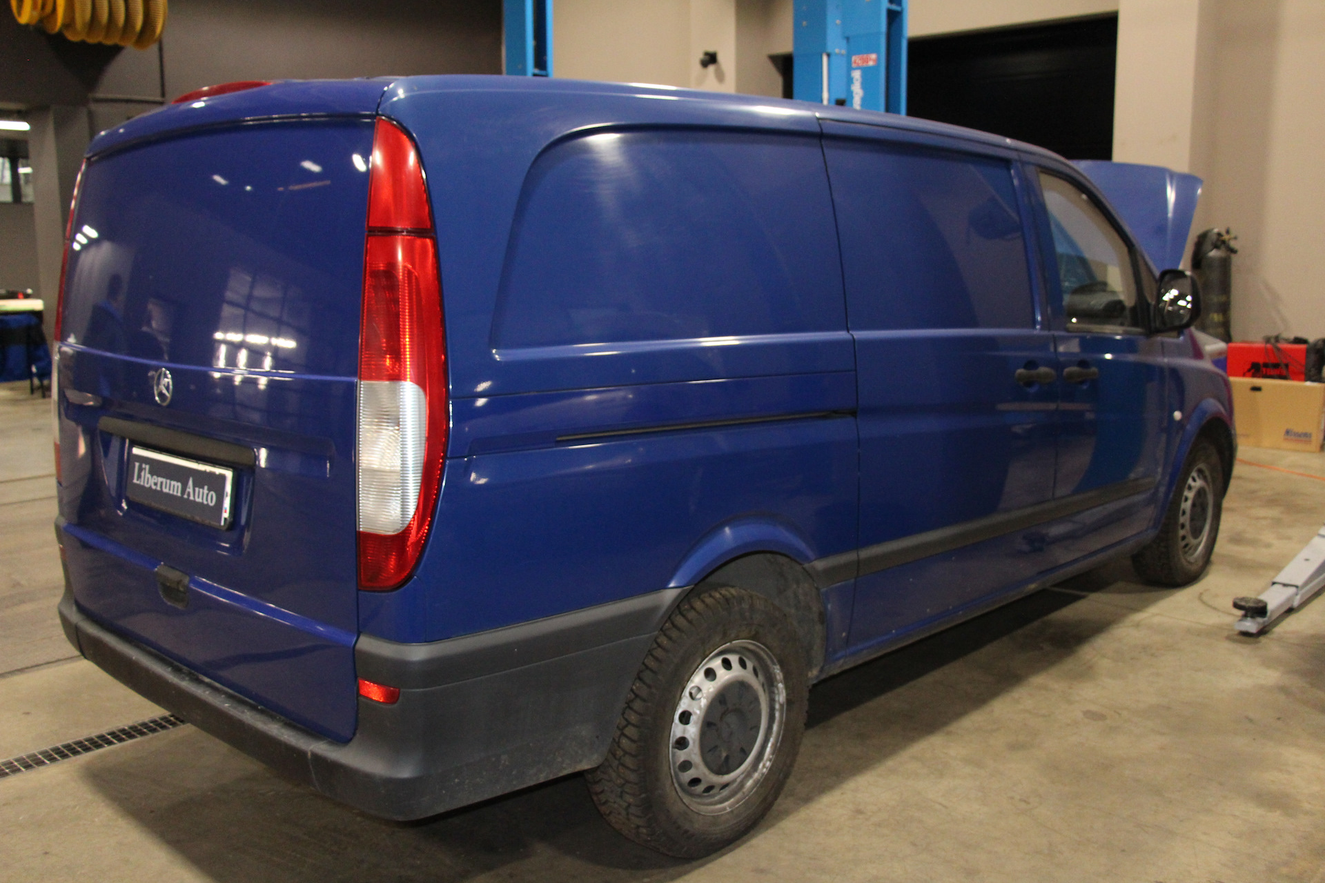 Mercedes Benz Vito 109